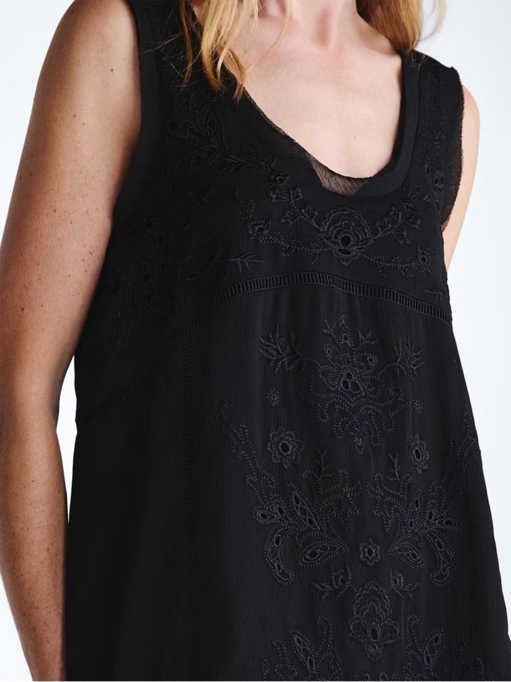 Embroidered mini dress - Picture 2 of 5
